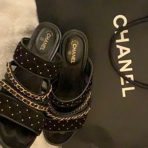 Chanel preowned sandals.